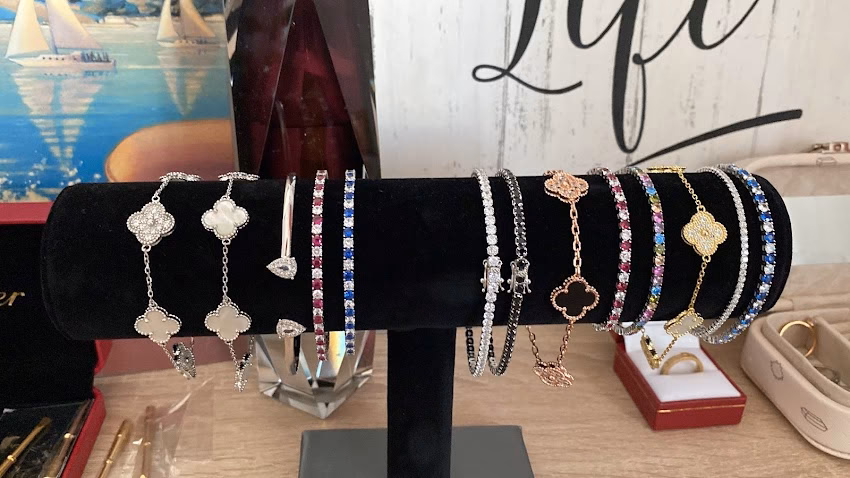 Una Vida Bijuterii Premium